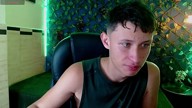 Snapshot of Garuo_18 chatting on 5, 12, 2025 Garuo 18 online show from 5, 12, 2025