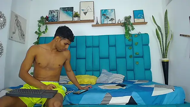 Snapshot of Hot_Boys_Latinos_X chatting on 17, 11, 2025 Hot Boys Latinos X online show from 17, 11, 2025