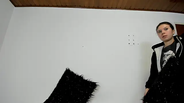 Vanessa Martinz online show from 7, 11, 2025