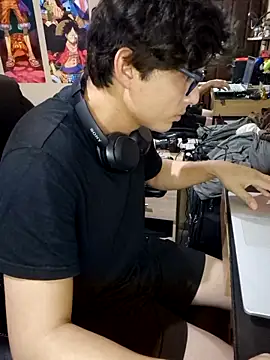 Ais B10 online show from 15, 4, 2026