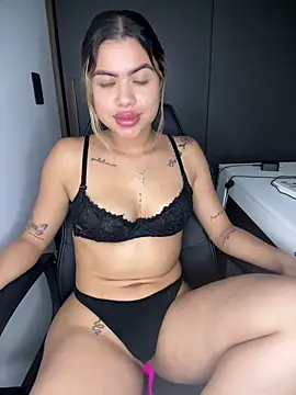 Alanna-foxx online show from 14, 11, 2025