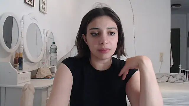Snapshot of bellefleurrr chatting on 1, 7, 2026 bellefleurrr online show from 1, 7, 2026