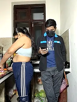 Snapshot of Heena-143 chatting on 17, 12, 2025 Heena-143 online show from 17, 12, 2025