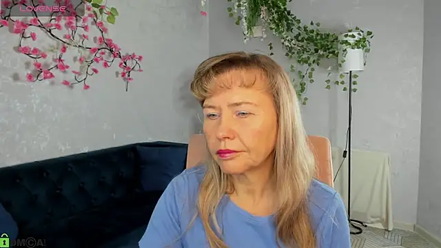 Snapshot of Carla_Vogue chatting on 28, 11, 2025 Carla Vogue online show from 28, 11, 2025