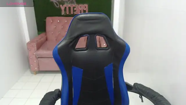 Snapshot of velvetvixen_t chatting on 14, 11, 2025 velvetvixen t online show from 14, 11, 2025