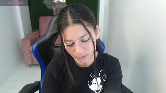 Snapshot of velvetvixen_t chatting on 15, 11, 2025 velvetvixen t online show from 15, 11, 2025