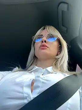 blondegirlx online show from 28, 10, 2025