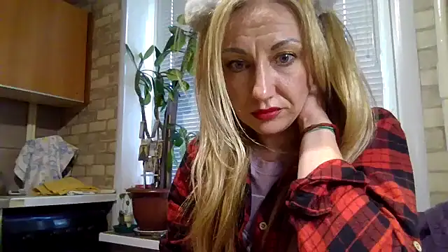 Snapshot of LilaniLoverx chatting on 3, 11, 2025 LilaniLoverx online show from 3, 11, 2025