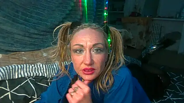 Snapshot of LilaniLoverx chatting on 5, 11, 2025 LilaniLoverx online show from 5, 11, 2025