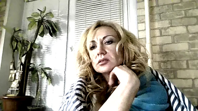 Snapshot of LilaniLoverx chatting on 16, 11, 2025 LilaniLoverx online show from 16, 11, 2025