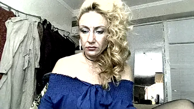 Snapshot of LilaniLoverx chatting on 2, 12, 2025 LilaniLoverx online show from 2, 12, 2025