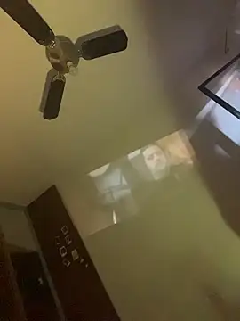 Snapshot of gigi333regi chatting on 18, 12, 2025 gigi333regi online show from 18, 12, 2025