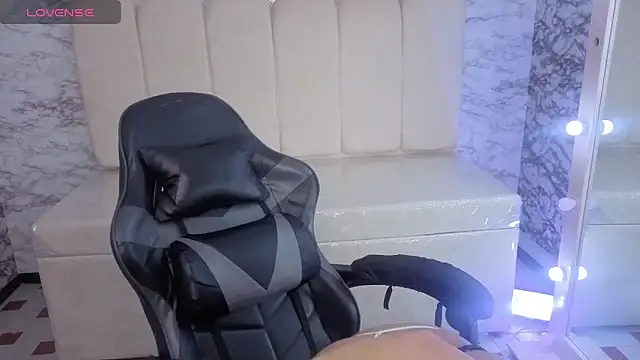 Cute Martina v online show from 9, 11, 2025