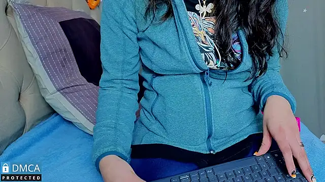 eva delight  online show from 7, 11, 2025