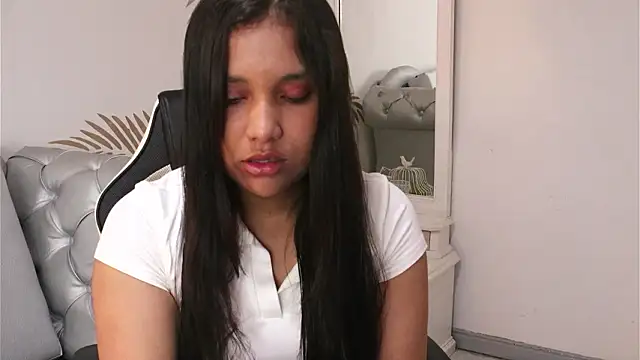 Isabelle Lane online show from 10, 3, 2026