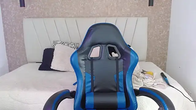 AliceSmity  online show from 6, 4, 2026