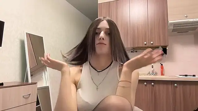 Snapshot of AidaGloshen chatting on 4, 11, 2025 AidaGloshen online show from 4, 11, 2025