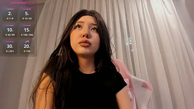 Snapshot of sweetmikasa chatting on 4, 12, 2025 sweetmikasa online show from 4, 12, 2025