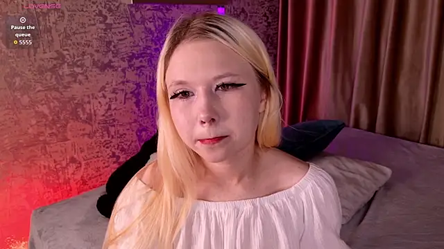 Snapshot of VivieSunn chatting on 19, 6, 2026 VivieSunn online show from 19, 6, 2026