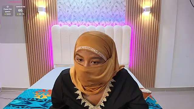 Snapshot of Lina_arabiann chatting on 14, 12, 2025 Lina arabiann online show from 14, 12, 2025