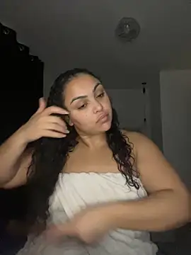 Snapshot of CaramelCarmenxox chatting on 4, 12, 2025 CaramelCarmenxox online show from 4, 12, 2025