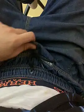 Snapshot of Unique-Man chatting on 17, 11, 2025 Unique-Man online show from 17, 11, 2025