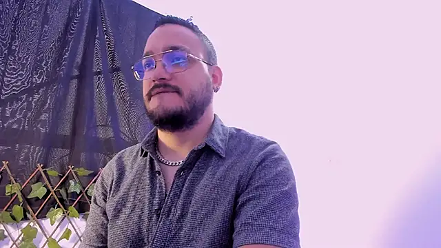 Snapshot of MarkWolfe1 chatting on 27, 10, 2025 MarkWolfe1 online show from 27, 10, 2025