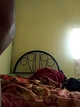 Snapshot of GuzzMiranda18 chatting on 29, 11, 2025 GuzzMiranda18 online show from 29, 11, 2025