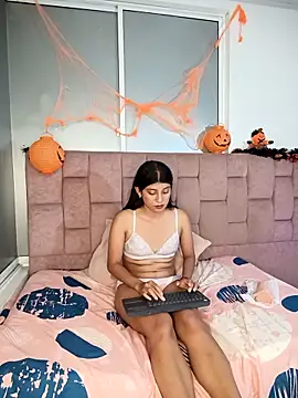 YeseniaRodriguez3 online show from 25, 10, 2025