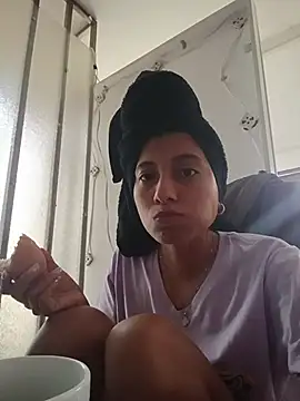 YeseniaRodriguez3 online show from 21, 11, 2025