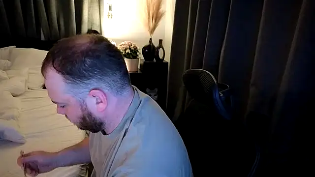 Snapshot of john_clarisa chatting on 31, 10, 2025 john clarisa online show from 31, 10, 2025