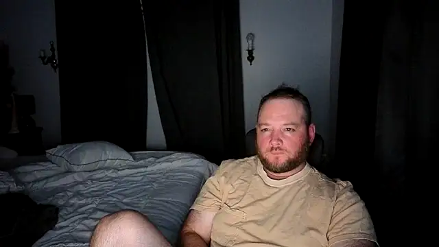 Snapshot of john_clarisa chatting on 17, 12, 2025 john clarisa online show from 17, 12, 2025