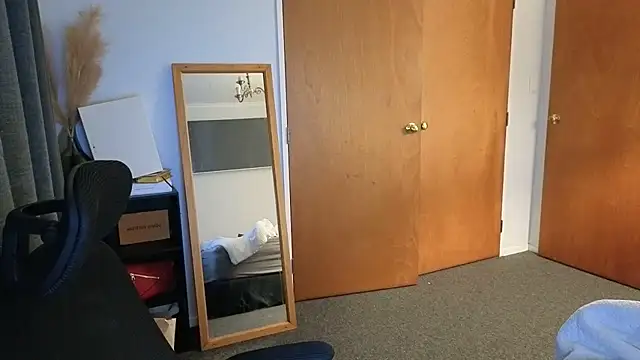 john clarisa online show from 12, 4, 2026