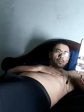 Snapshot of Leocuma82 chatting on 2, 11, 2025 Leocuma82 online show from 2, 11, 2025