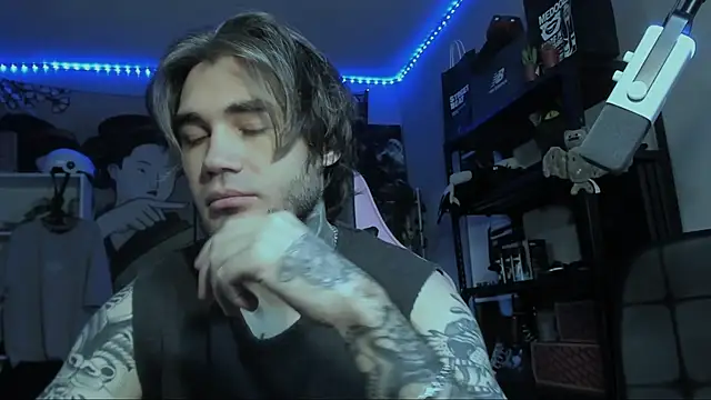 Snapshot of Go_V_Cs chatting on 14, 11, 2025 Go V Cs online show from 14, 11, 2025