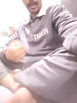 bigblackcock0111 online show from 19, 4, 2026