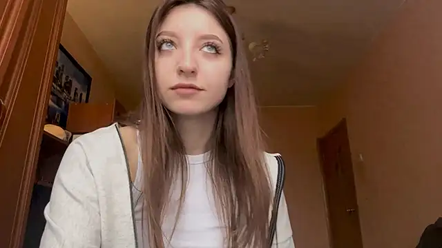 Snapshot of ClaudieZorzi chatting on 3, 11, 2025 ClaudieZorzi online show from 3, 11, 2025