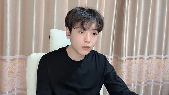 Snapshot of xiaoxiao1025 chatting on 28, 10, 2025 xiaoxiao1025 online show from 28, 10, 2025