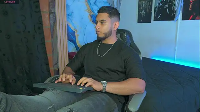 Tiler wolker online show from 27, 11, 2025