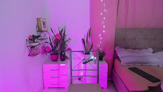 Snapshot of nahomi28_ chatting on 22, 11, 2025 nahomi28 online show from 22, 11, 2025