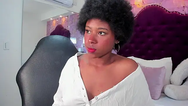 Snapshot of violeta_ruizz chatting on 23, 11, 2025 violeta ruizz online show from 23, 11, 2025