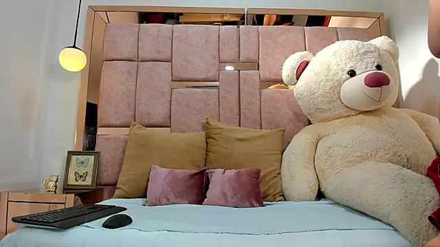 Snapshot of naomy_sexy_ chatting on 21, 11, 2025 naomy sexy online show from 21, 11, 2025