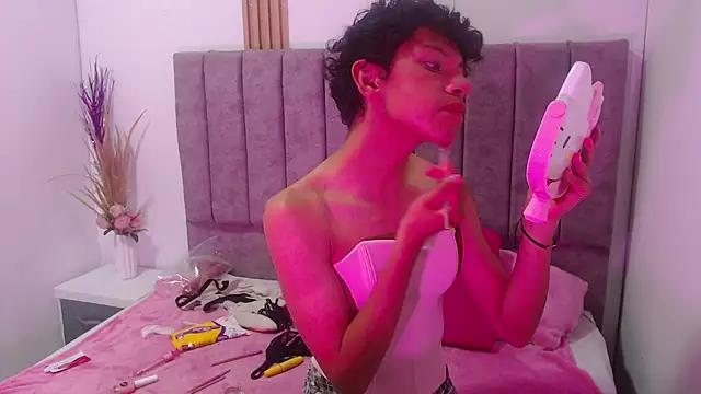 Snapshot of Athenea_Zoe chatting on 30, 10, 2025 Athenea Zoe online show from 30, 10, 2025