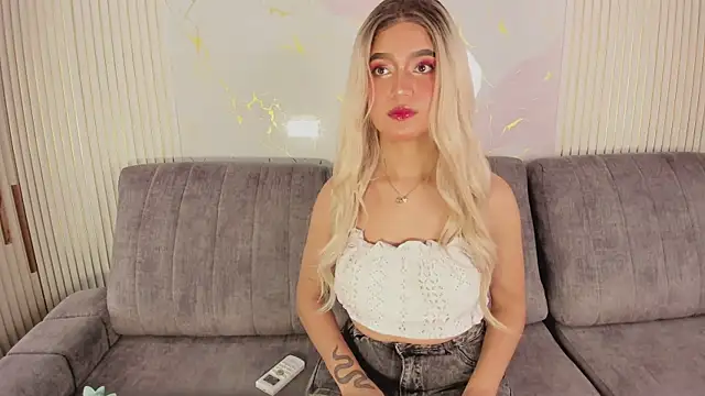 Snapshot of NhoanBrunette chatting on 28, 4, 2026 NhoanBrunette online show from 28, 4, 2026