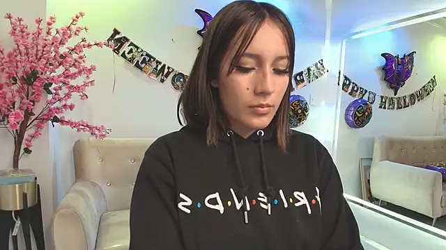 Snapshot of Lili_scott chatting on 29, 10, 2025 Lili scott online show from 29, 10, 2025