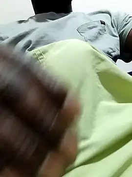 Snapshot of shoodly99 chatting on 17, 12, 2025 shoodly99 online show from 17, 12, 2025