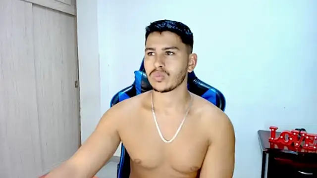 Snapshot of sophia_and_alex chatting on 24, 11, 2025 sophia and alex online show from 24, 11, 2025