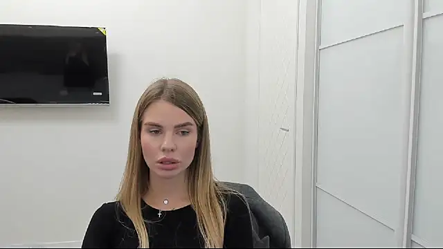 Snapshot of LinaBey chatting on 27, 10, 2025 LinaBey online show from 27, 10, 2025