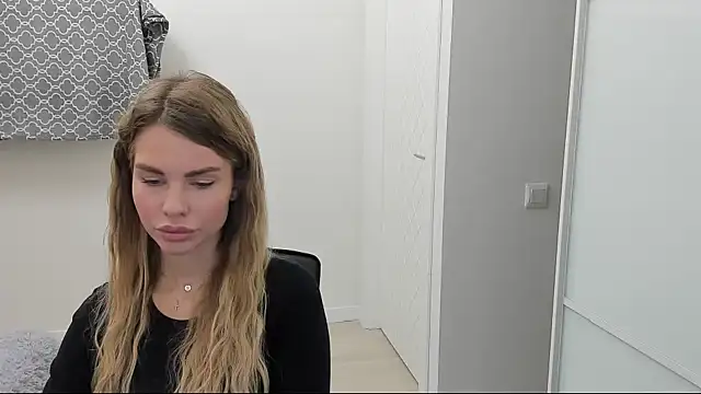 Snapshot of LinaBey chatting on 17, 11, 2025 LinaBey online show from 17, 11, 2025