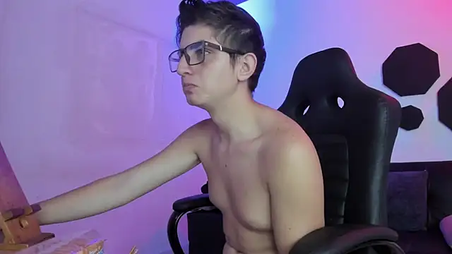 Snapshot of atilaepic chatting on 6, 7, 2026 atilaepic online show from 6, 7, 2026